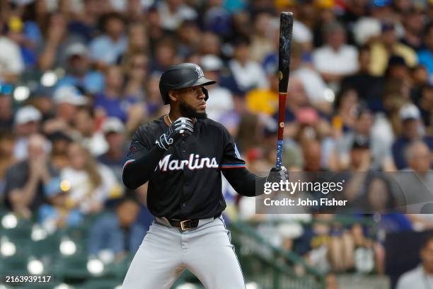 Pirates add their OF, bring De La Cruz from Miami