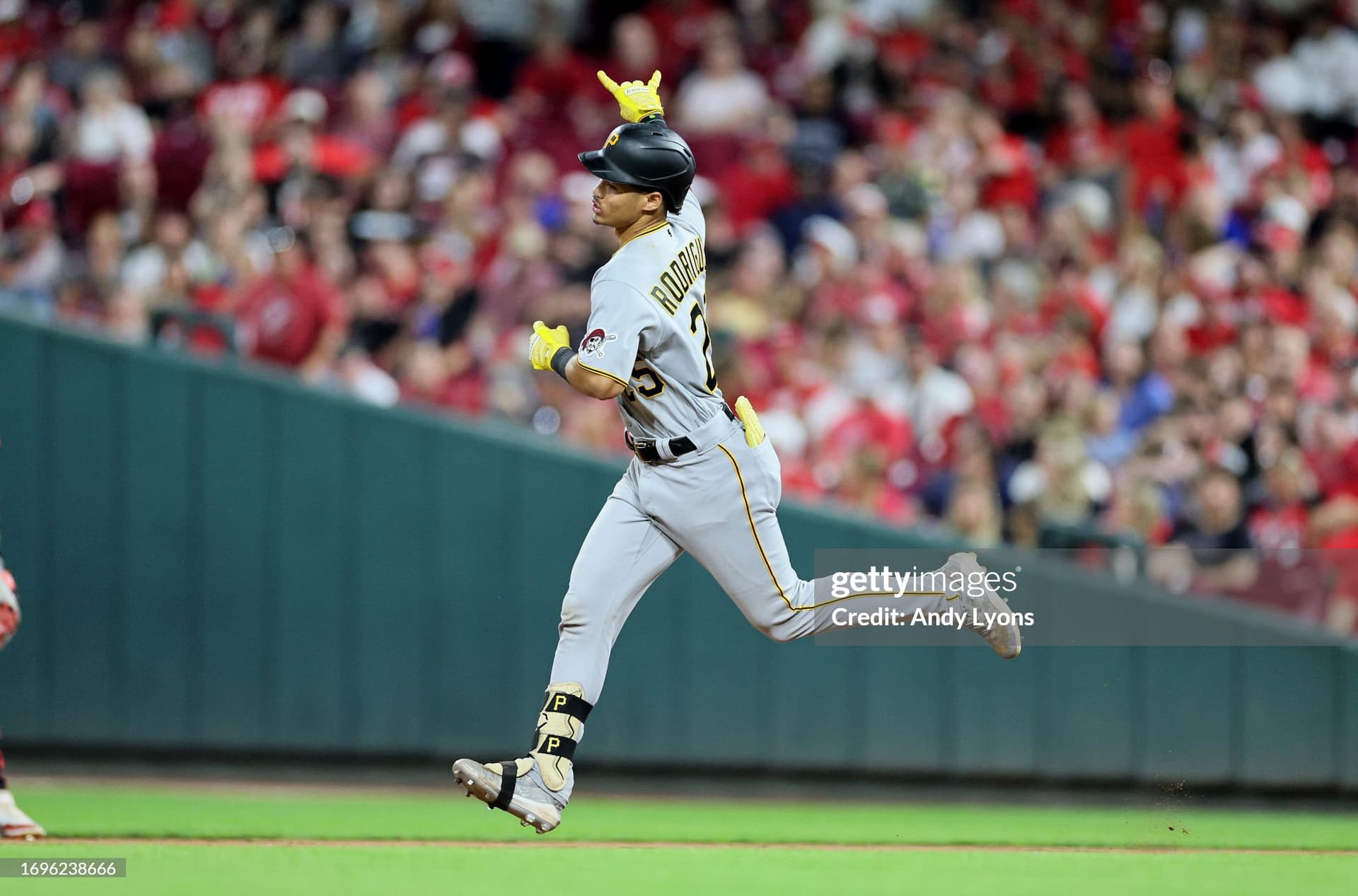 Tuesday’s Winter League Wrap: Endy Rodriguez Doubles for 1st LIDOM Hit