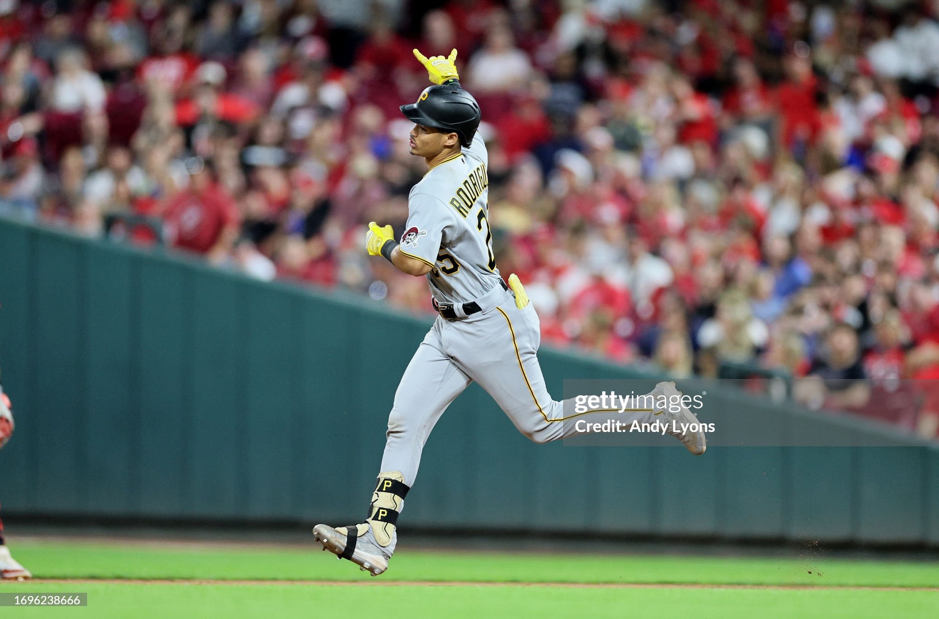 Tuesday’s Winter League Wrap: Endy Rodriguez Doubles for 1st LIDOM Hit