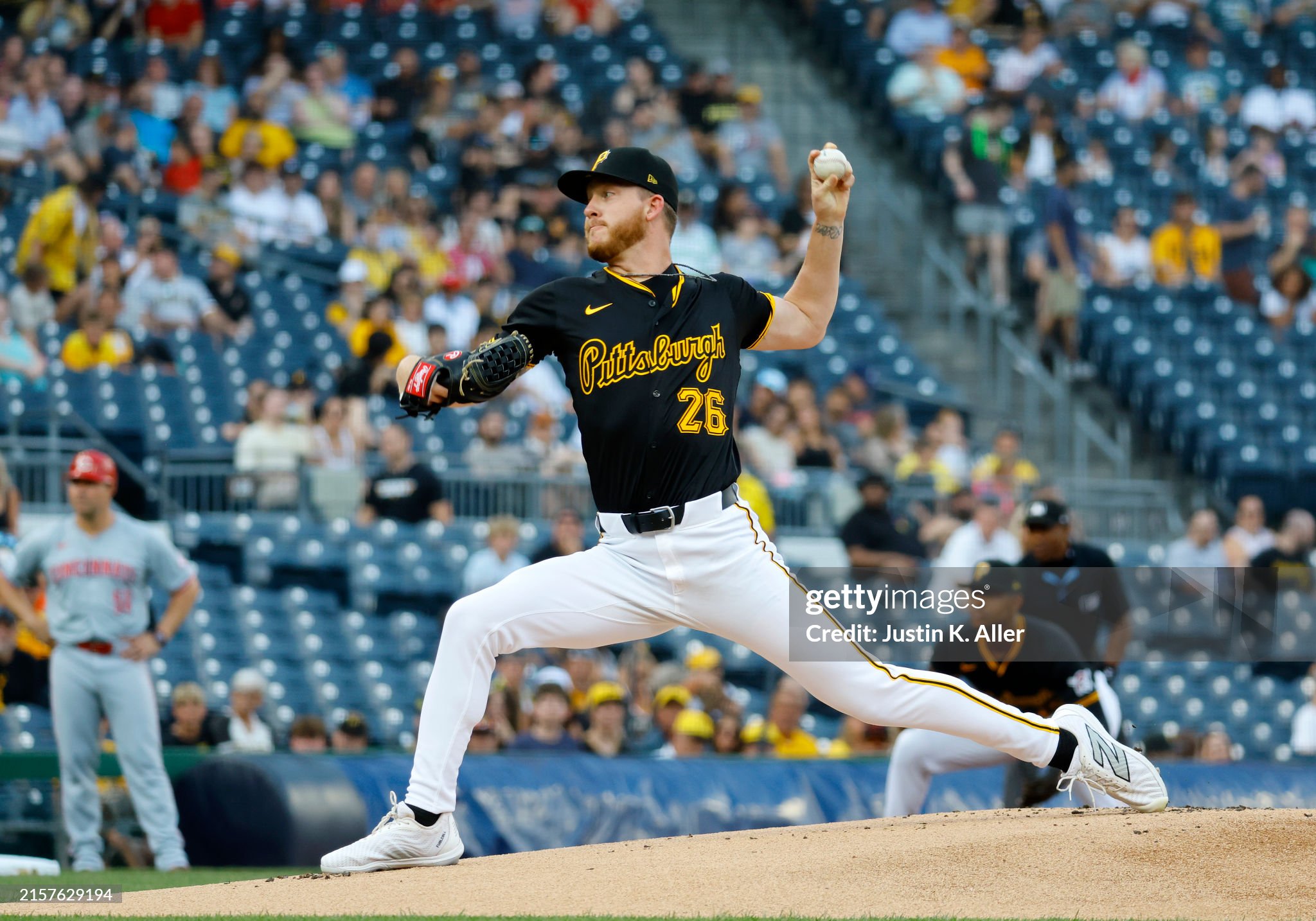 Lodolo Shuts Down Pirates, Reds win 2-1