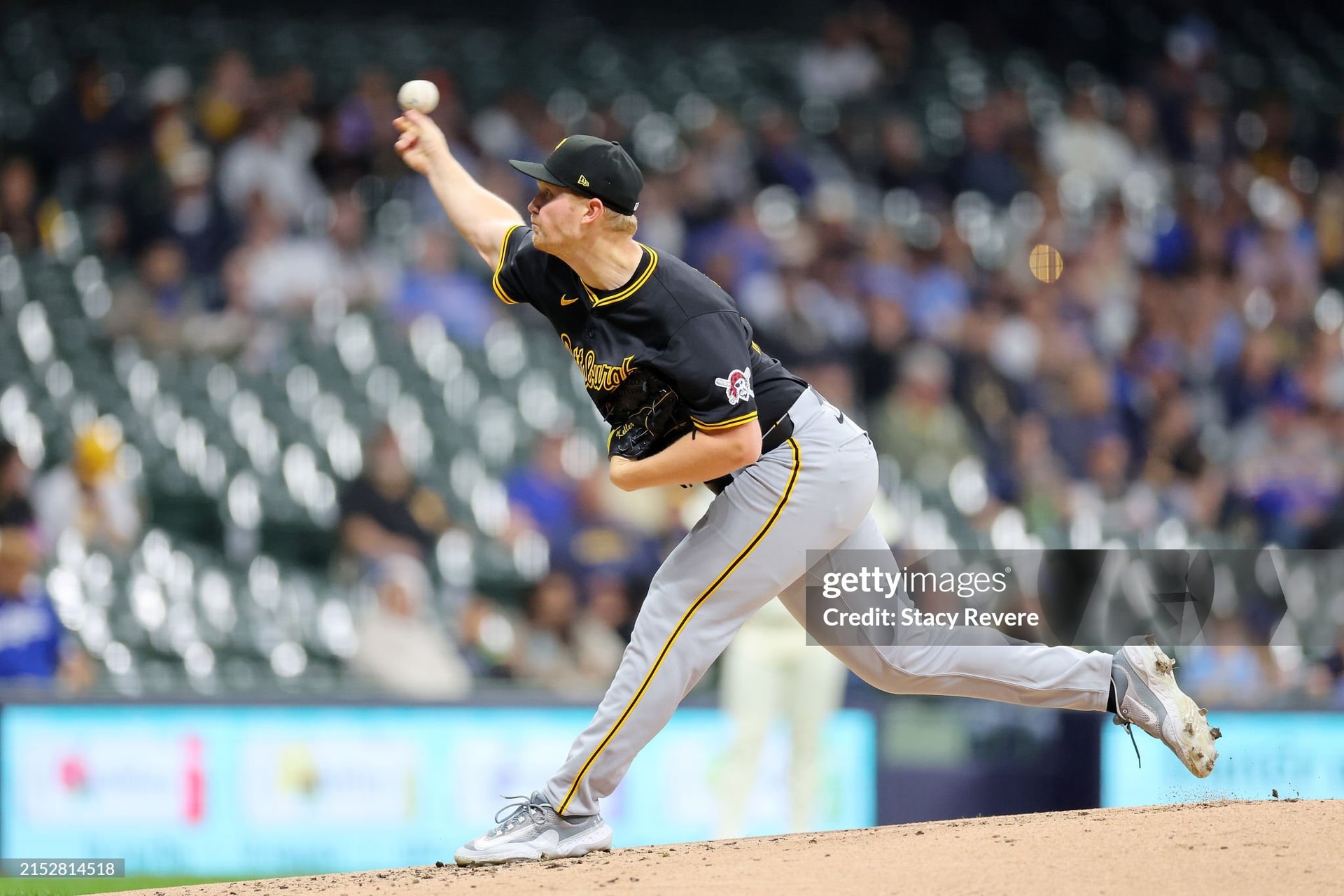 Pirates’ Offense Shines in Win
