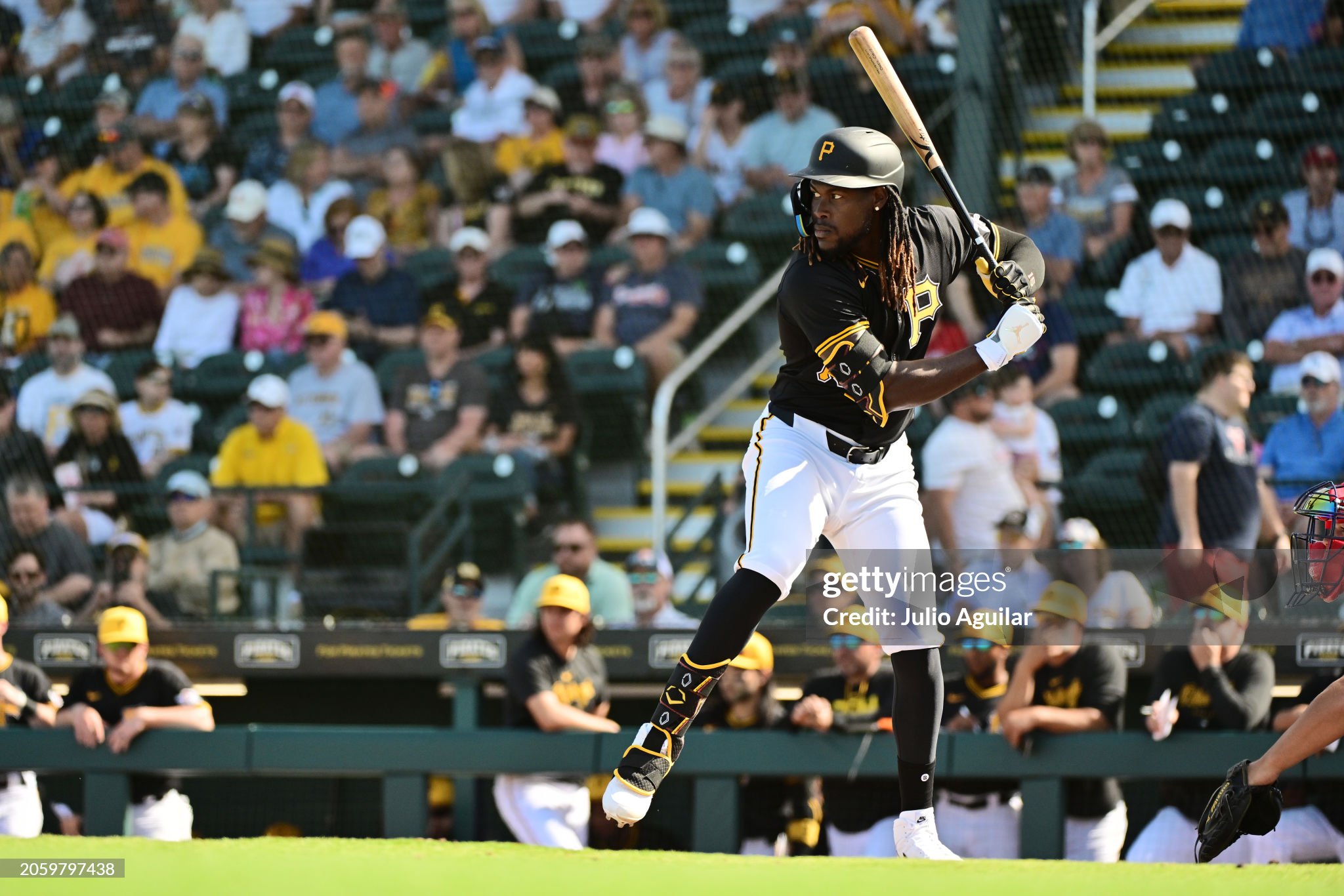 Pirates fall to Phillies late, Oneil Cruz homers twice